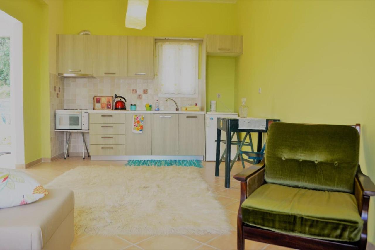 Ferienwohnung Ermina'S Gaze Agioi Deka  Exterior foto
