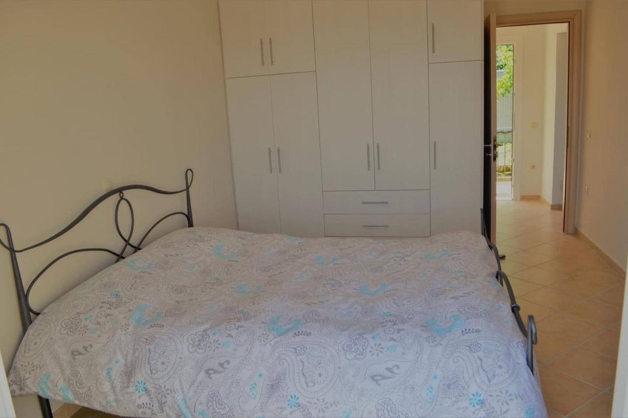 Ferienwohnung Ermina'S Gaze Agioi Deka  Exterior foto